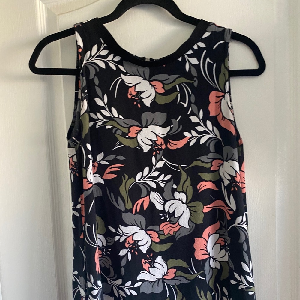 LOFT sleeveless back zip top GOOD USED CONDITION